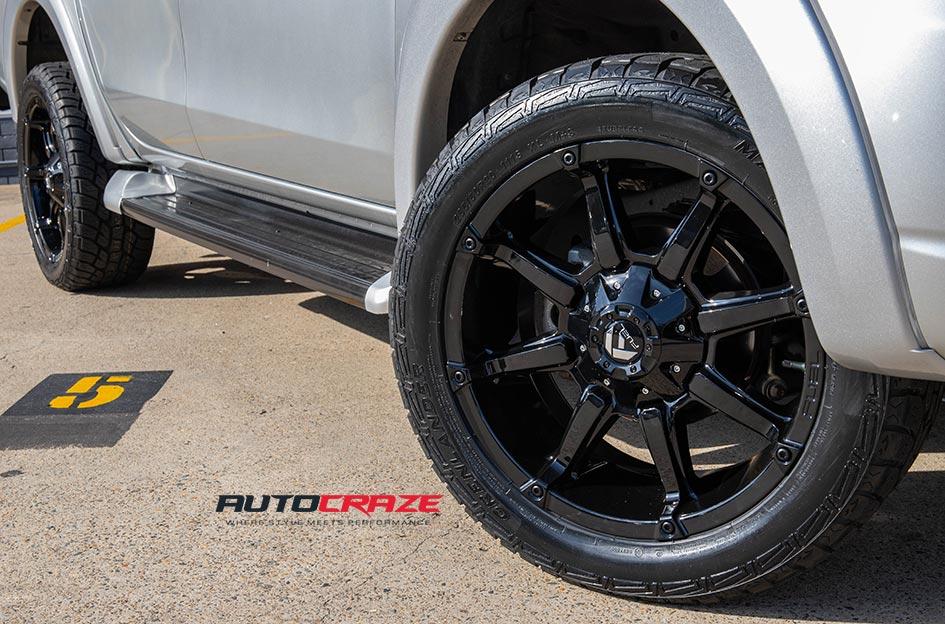 MITSUBISHI TRITON COUPLER GLOSS BLACK